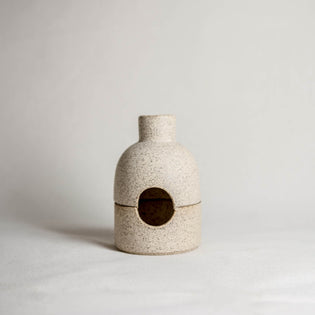 Ceramic essential oil diffuser → minimalist design